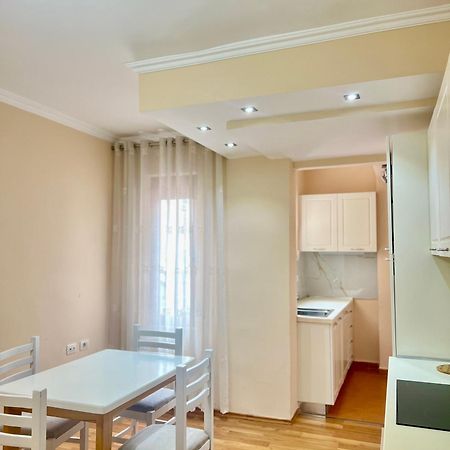 Skanderbeg Square Apartment 02 Тирана Екстер'єр фото