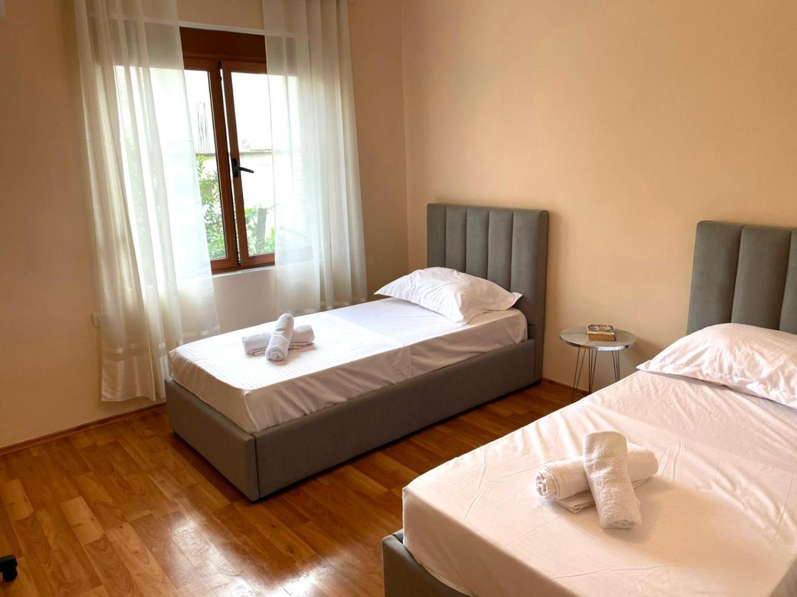 Skanderbeg Square Apartment 02 Тирана Екстер'єр фото