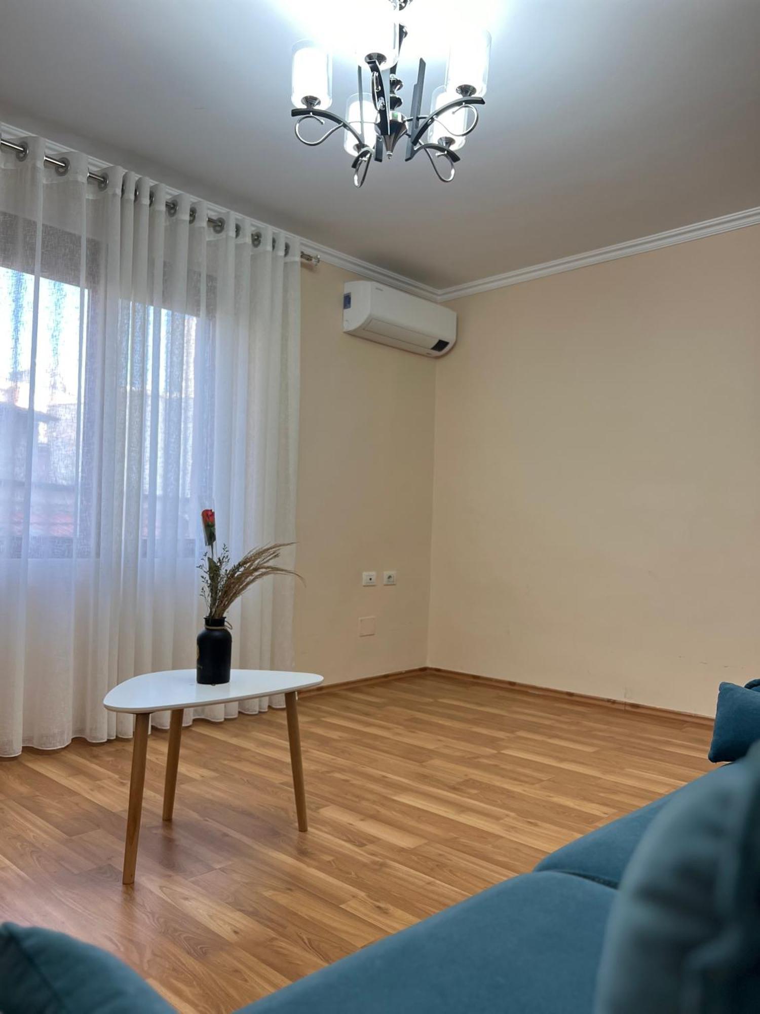 Skanderbeg Square Apartment 02 Тирана Екстер'єр фото