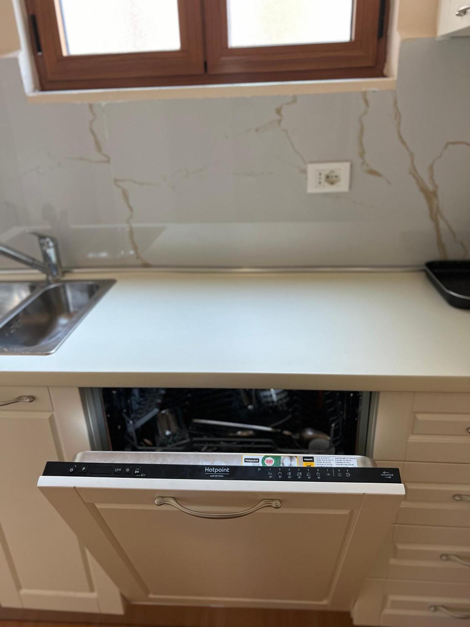 Skanderbeg Square Apartment 02 Тирана Екстер'єр фото